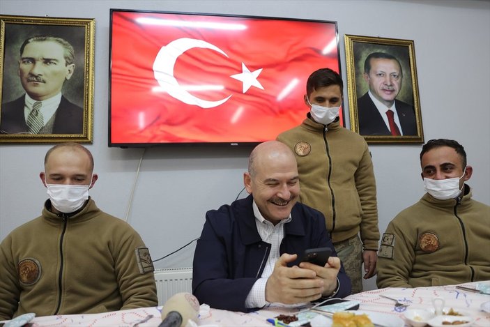 Cumhurbaşkanı Erdoğan, Mehmetçik ile bayramlaştı