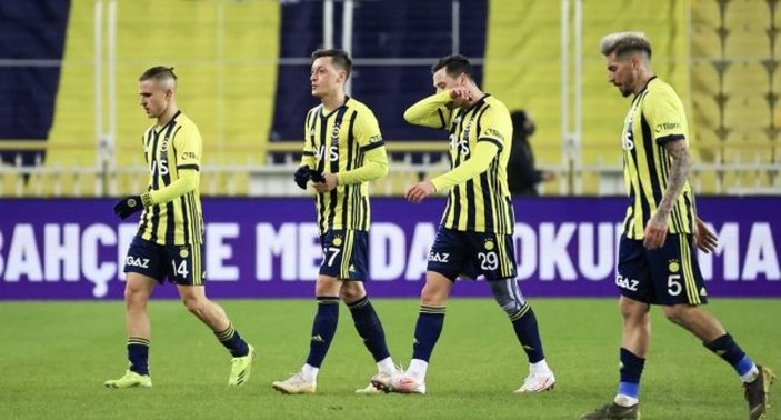 Fenerbahçe evinde 23 puan kaybetti
