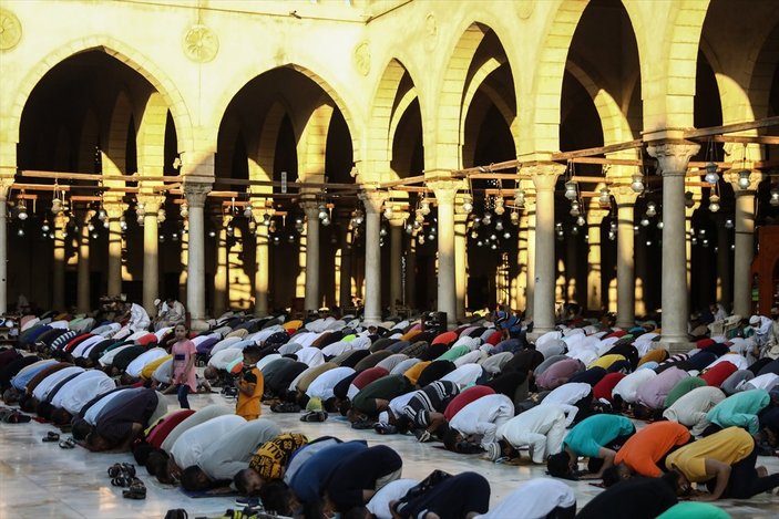Dünyadaki Müslümanlardan bayram namazı görüntüleri