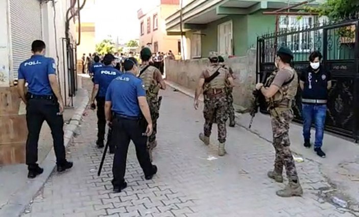 Mersin'de çıkan kavga sonucu 1'i polis 2 kişi yaralandı