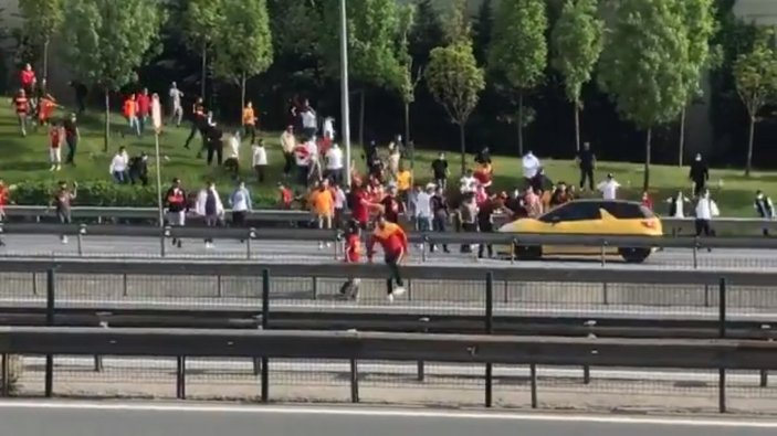Stada girmeye çalışan Galatasaray taraftarına polis müdahale etti