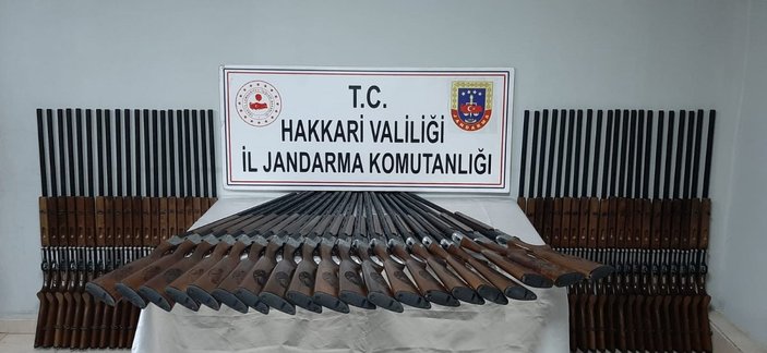 Yüksekova'da 100 adet av tüfeği ele geçirildi
