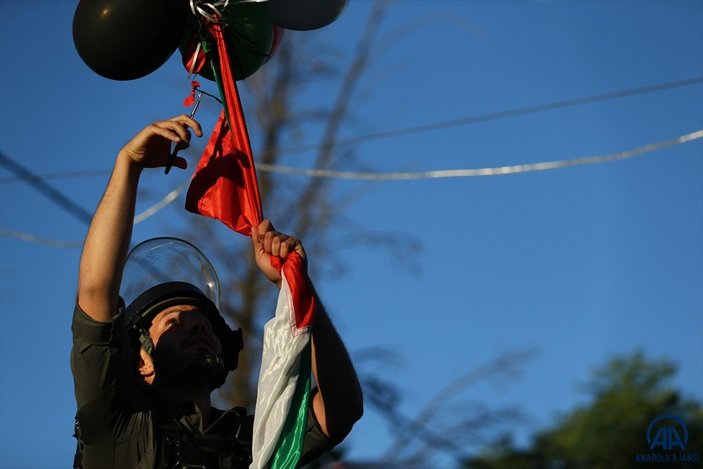 İsrail polisi, Filistinli kadınları darbetti, birinin başörtüsünü çıkardı