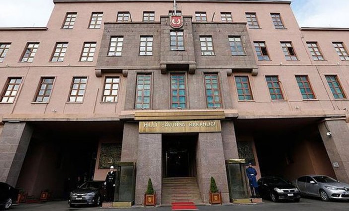 Milli Savunma Bakanlığı Beşiktaş'ı tebrik etti