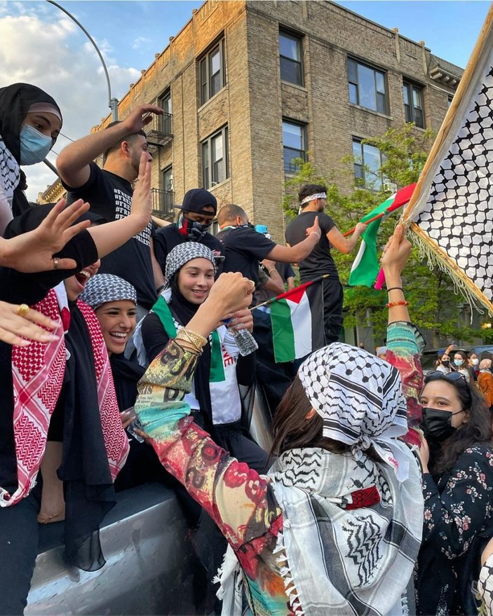 Bella Hadid, Filistin için sokağa indi