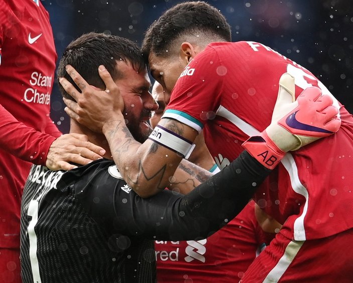 Premier Lig'de Liverpool, kaleci Alisson'un golüyle son dakikada kazandı