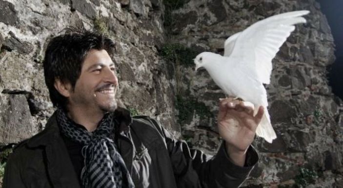 Türkücü Ekin kimdir? Demet ve Alişan konuğu Ekin Akkaş'ın biyografisi..