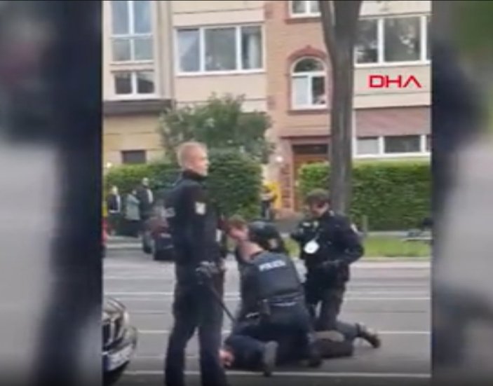 Alman polisi Türk vatandaşa şiddet uyguladı