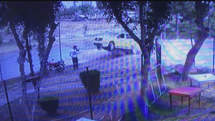Adana'da taksici 2 kişiye çarpıp Seyhan Nehri'ne düştü