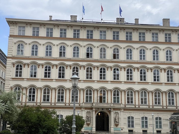 Avusturya'da İsrail bayrakları devlet binalarından kaldırıldı