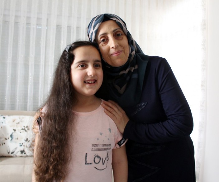 Antalya'da hasta kızı için yardım bekliyor: Tek isteğim görmesi