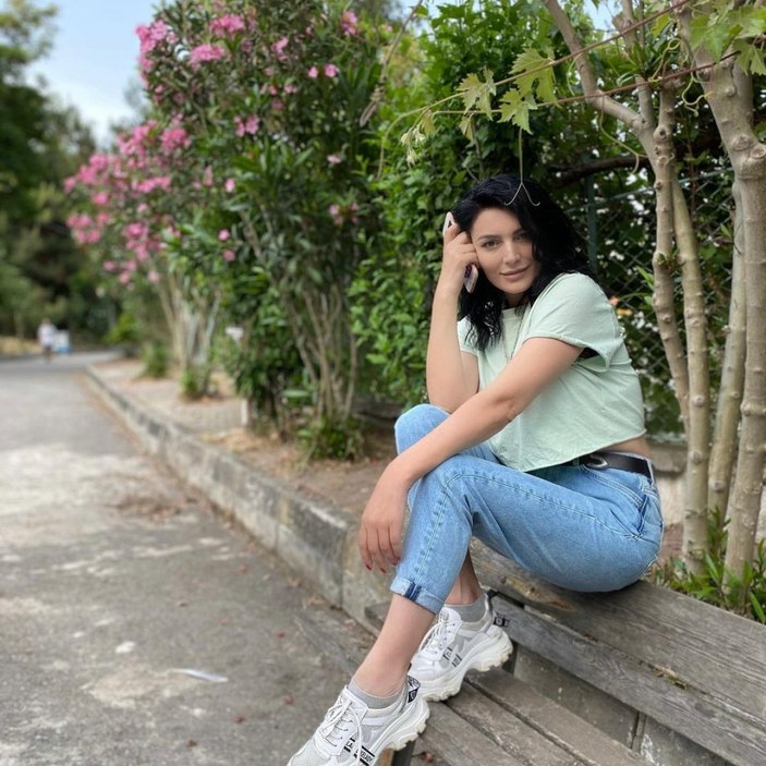 Aleyna Tilki'nin annesi Havva Öztel kimdir? Havva Öztel güzelliğiyle mest etti..