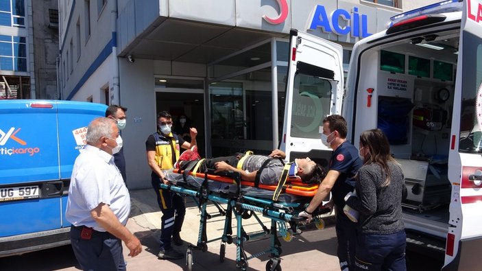 Zonguldak’ta kağıt toplayıcısı kamyonetin üzerinden düştü