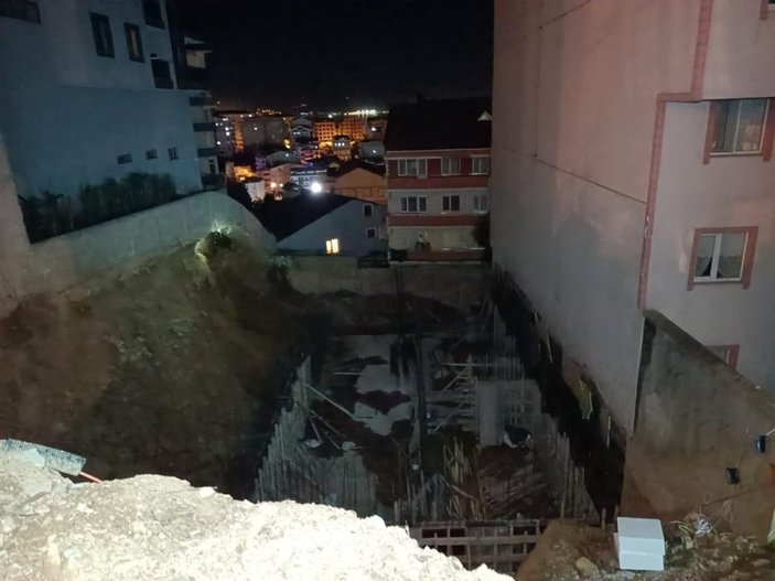 Kocaeli’de inşaat alanında toprak kaydı, 5 katlı bina boşaltıldı