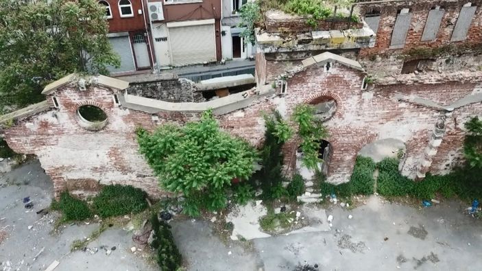 Tarihi Unkapanı Değirmeni, hurdacıların hedefi oldu