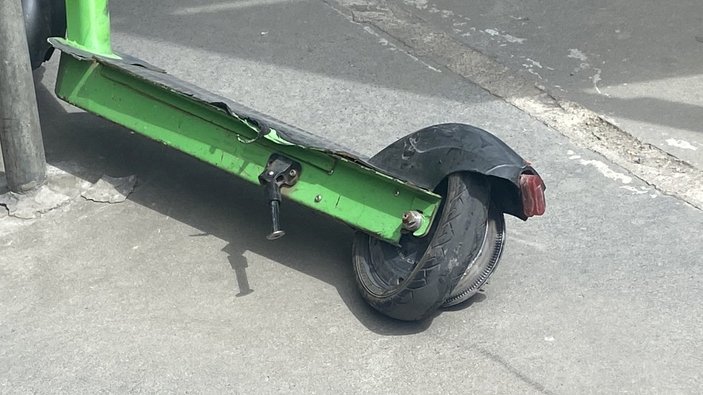 Şişli'de scooter sürücüsüyle moto kurye çarpıştı