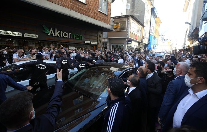 Meral Akşener, Rize Çayeli'nde protesto edildi