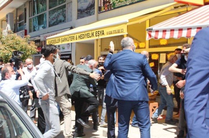 Meral Akşener, protesto üzerine İkizdere'den ayrıldı