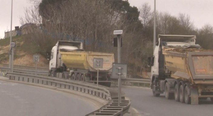 Arnavutköy’de 'hafriyat kamyonu terörü' kameraya yansıdı