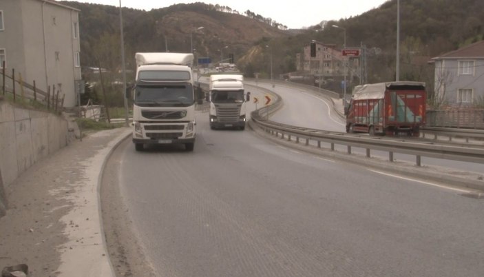 Arnavutköy’de 'hafriyat kamyonu terörü' kameraya yansıdı