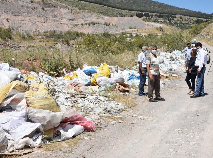 İzmir Bornova'da piknik alanları çöplüğe döndü