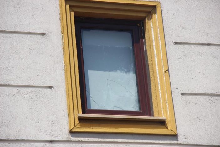 Kocaeli'de 2 katlı ev alev alev yandı