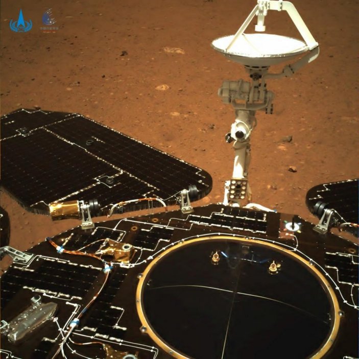 Çin, Mars keşif aracı Zhurong'un çektiği ilk fotoğrafları yayınladı