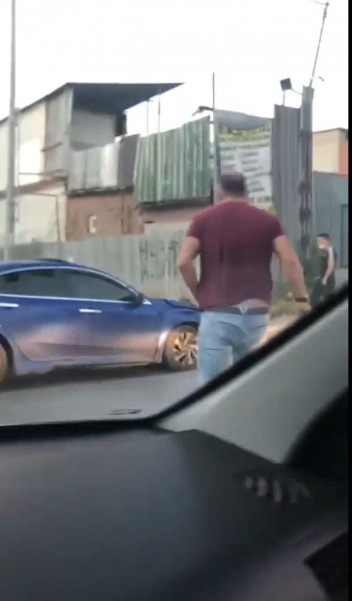 i Avcılar’da polisten kaçan sürücü, ortalığı birbirine kattı