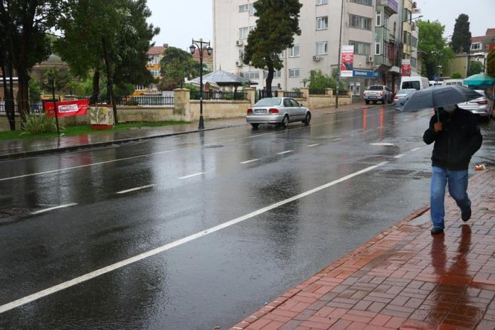 i Tekirdağ'da sağanak yağış hayatı olumsuz etkiledi