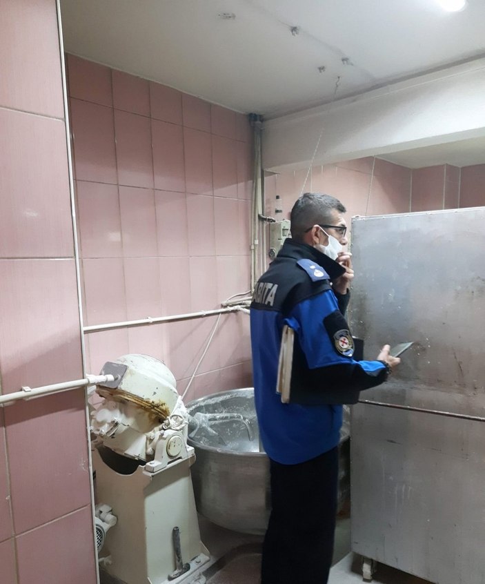 Tekirdağ'da ekmekten sinek çıktı