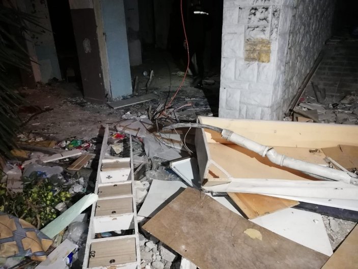 İzmir'de kablo çalmak isteyen şahıs elektrik çarpması sonucu hayatını kaybetti