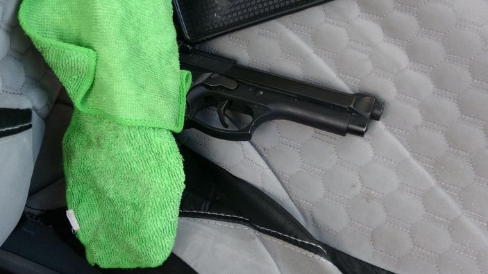 Adıyaman'da otomobil arıza yapınca polislerden kaçamadılar