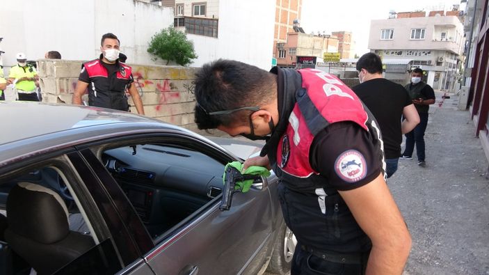 Adıyaman'da otomobil arıza yapınca polislerden kaçamadılar