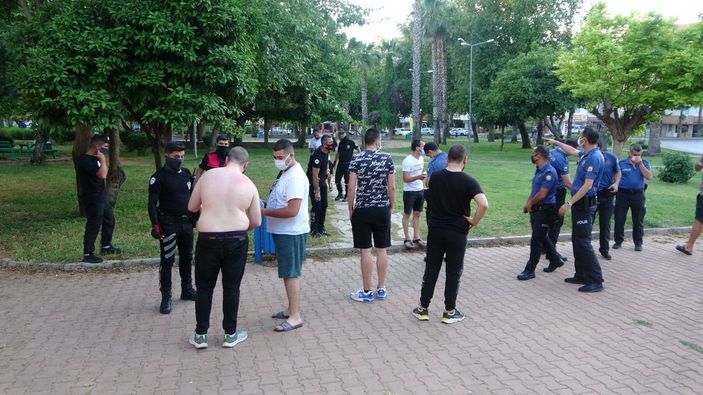 İ Antalya'da kısıtlamada kavgaya karışan şahıstan polise şaşırtan soru