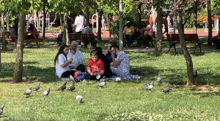 İstanbul'da kısıtlamada parkta bulunanlara ceza kesildi