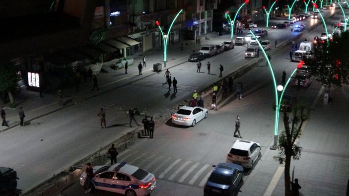 Muş'ta cinnet geçiren şahsı polis intihardan vazgeçirdi