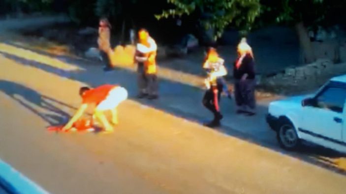 d Fethiye Belediye Başkanı Alim Karaca'dan tepki çeken bayrak dağıtımına cevap