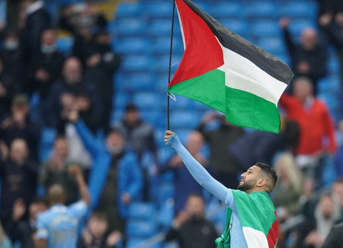 Riyad Mahrez'den Filistin'e bayraklı destek