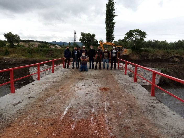 i Manisa’da yıkılan köprünün yerine yenisi yapıldı