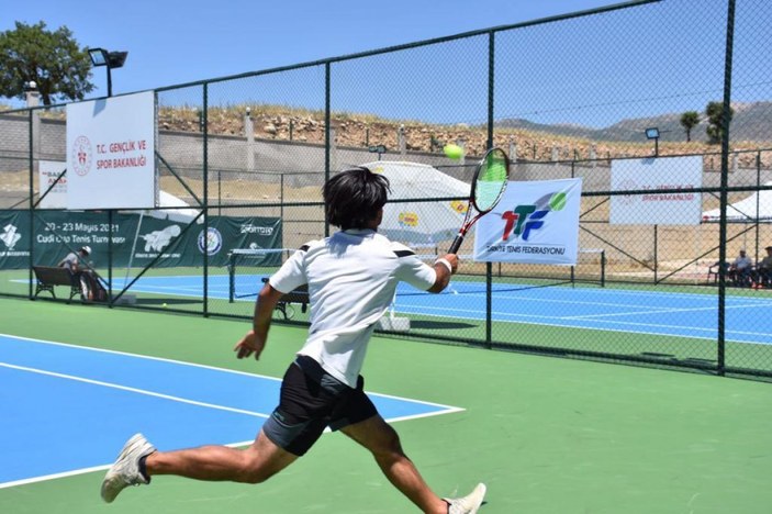 Bakan Kasapoğlu, Şırnak'ta Cudi Cup Tenis Turnuvası'nı izledi