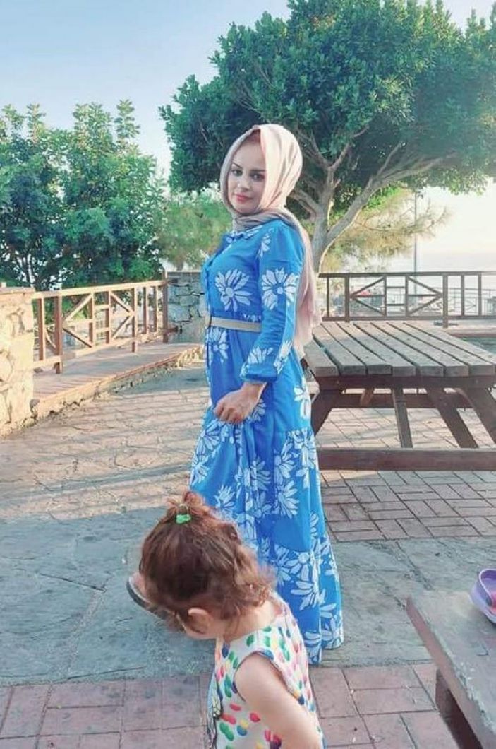 Antalya'da, eşi tarafından öldürülen kadının cenazesi yakınlarına teslim edildi