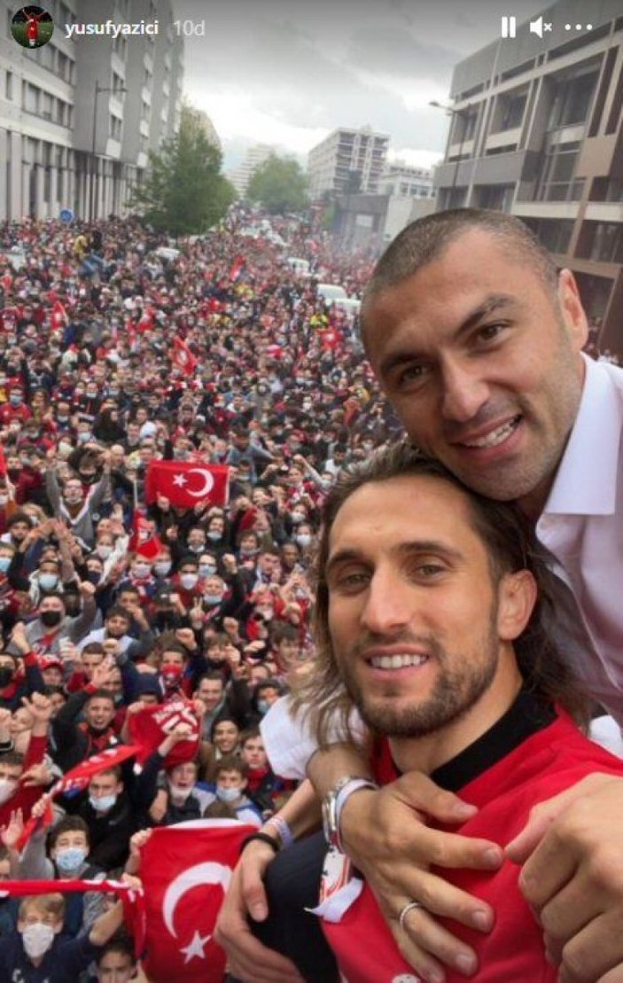 Fransa'da Lille taraftarından 'Türk bayraklı' şampiyonluk kutlaması