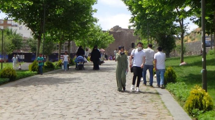 Diyarbakırlılar tarihi mekanları doldurdu