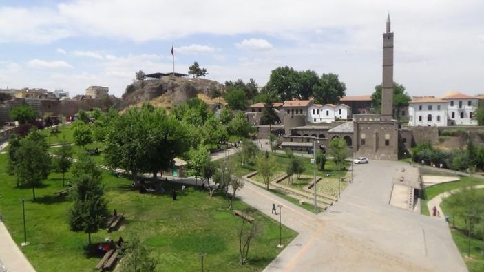 Diyarbakırlılar tarihi mekanları doldurdu