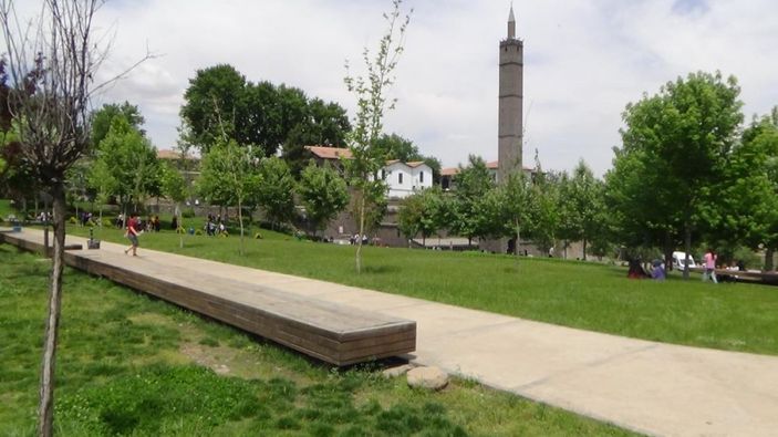 Diyarbakırlılar tarihi mekanları doldurdu