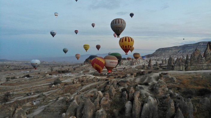 Kapadokya'da hava şartları balonların uçmasına izin vermiyor