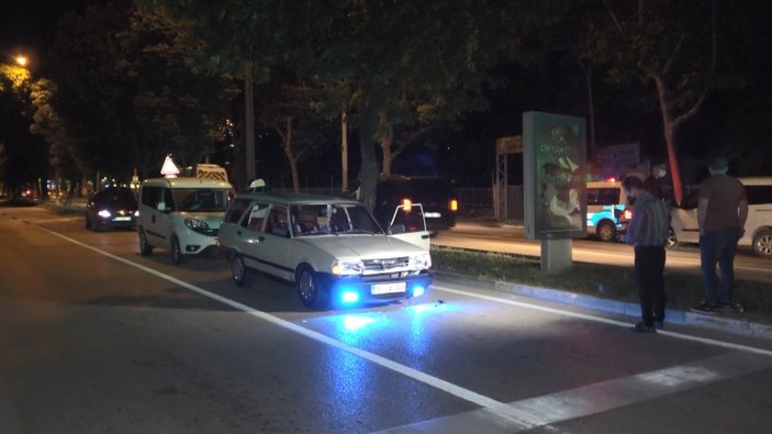Bursa’da kısıtlamada polisten kaçan sürücü kaza yaptı