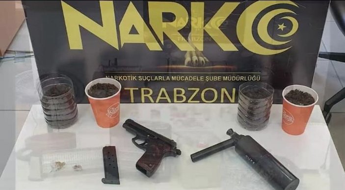 Trabzon'da narkotik ekiplerinden kenevir yetiştirilen eve baskın