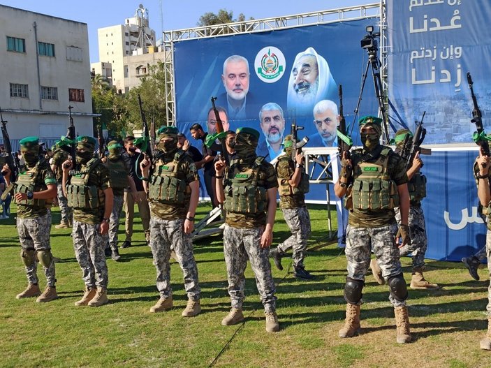 Hamas, Gazze Şeridi’nde şehit olanlar adına toplu anma töreni düzenledi