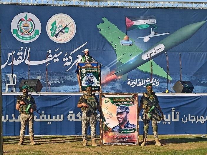 Hamas, Gazze Şeridi’nde şehit olanlar adına toplu anma töreni düzenledi